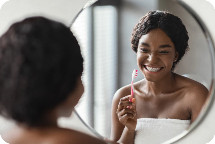 Brossage des dents avec un appareil dentaire